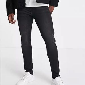 NWT DTT men’s skinny fit jeans. Black. Size 28W, 32L.